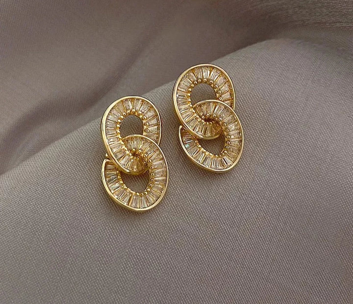 Circle Clasp Gold Color Pendant Earrings - Divawearfashion