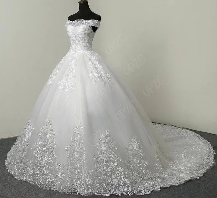 Lace Applique Plus Size Embroidery Wedding Dress with Long Train - Divawearfashion